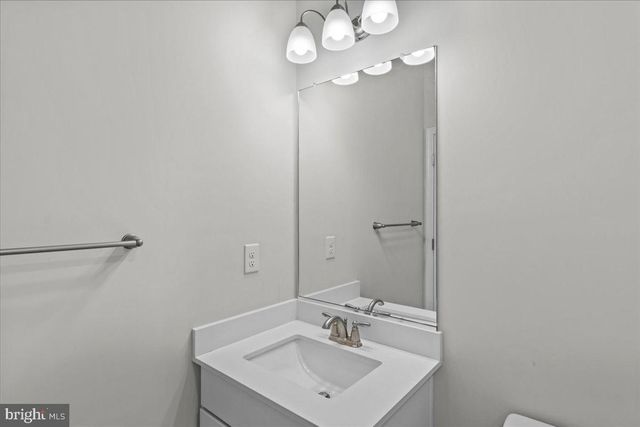 39 WESTMONT DR, Medford, NJ 08055