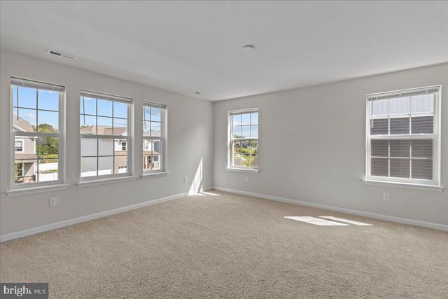 39 WESTMONT DR, Medford, NJ 08055