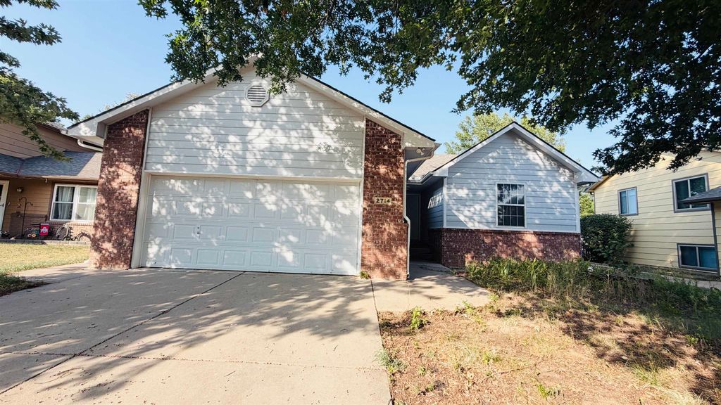 2714 S RIANIER CIR, Wichita, KS 67215