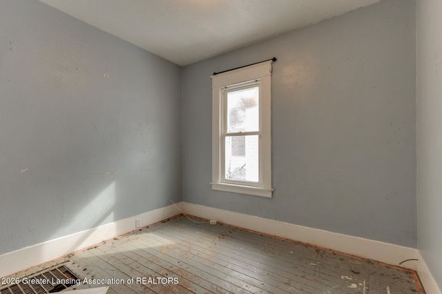 1704 Massachusetts Avenue, Lansing, MI 48906