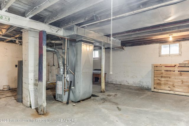 1704 Massachusetts Avenue, Lansing, MI 48906