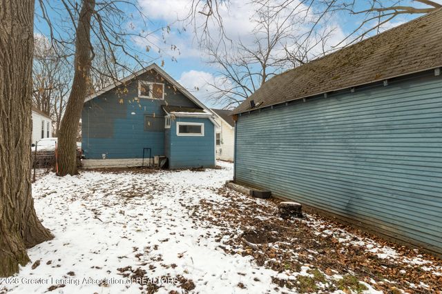 1704 Massachusetts Avenue, Lansing, MI 48906