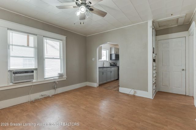 1704 Massachusetts Avenue, Lansing, MI 48906