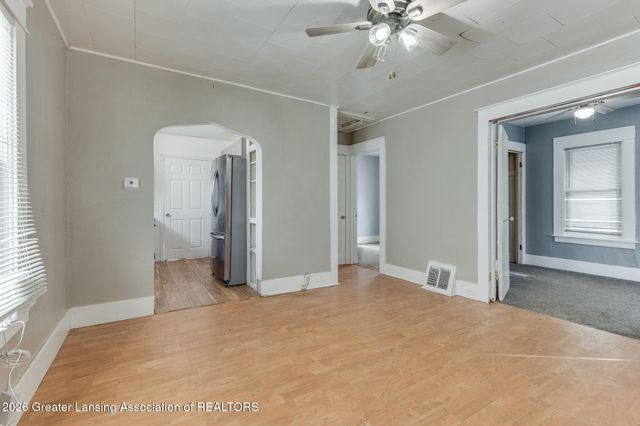 1704 Massachusetts Avenue, Lansing, MI 48906