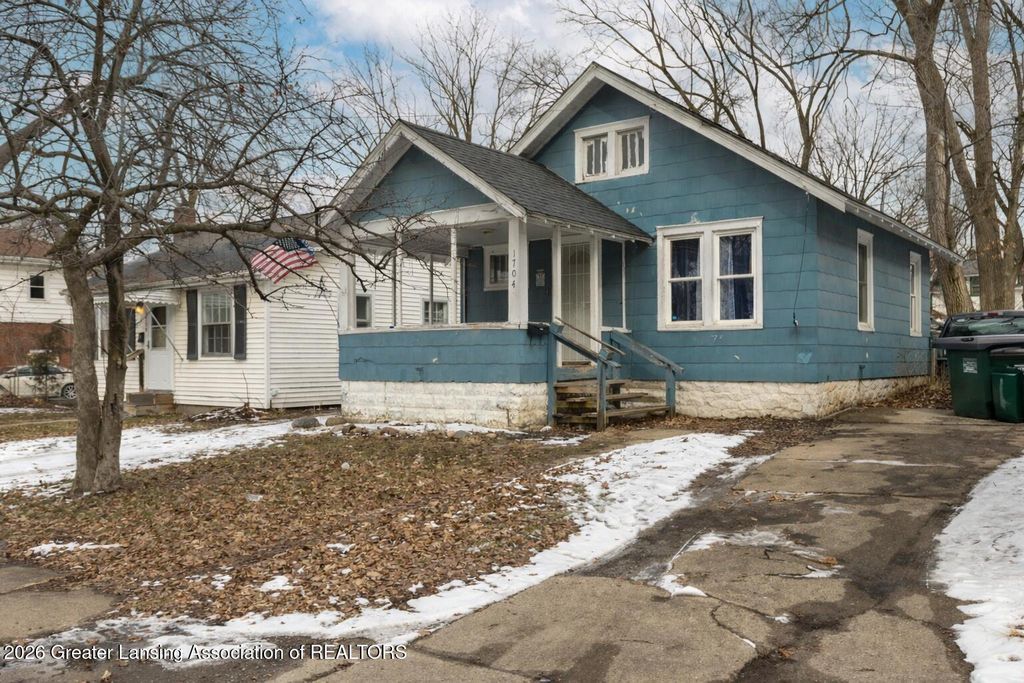 1704 Massachusetts Avenue, Lansing, MI 48906