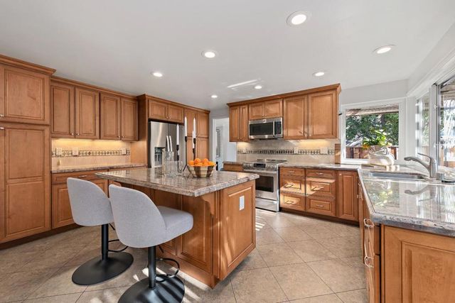 560 Hyannis Drive, Sunnyvale, CA 94087