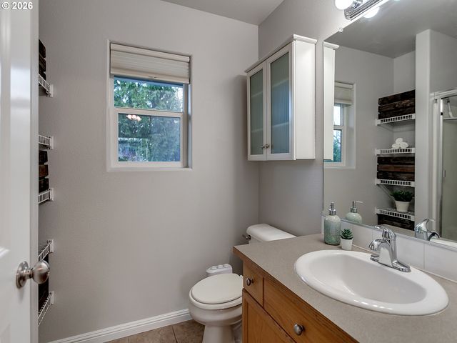 5205 Ne Simpson St, Portland, OR 97218