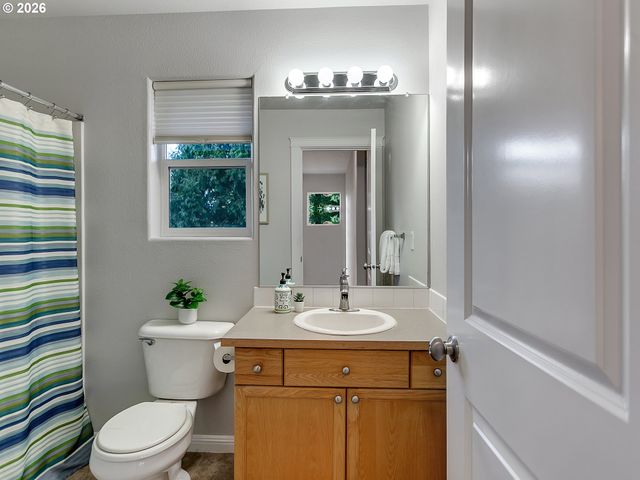 5205 Ne Simpson St, Portland, OR 97218