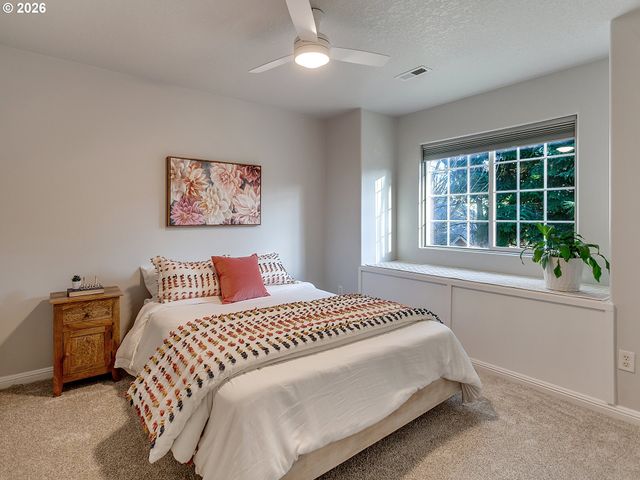 5205 Ne Simpson St, Portland, OR 97218