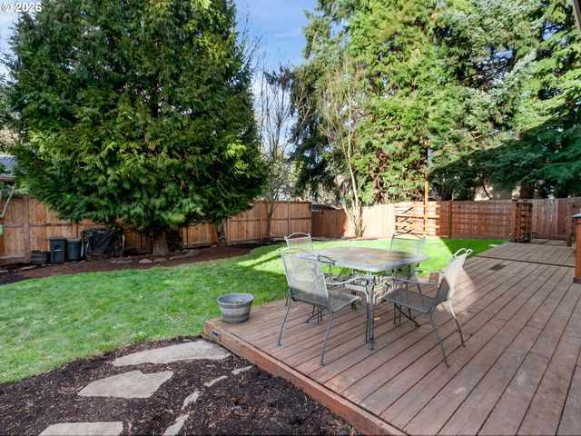 5205 Ne Simpson St, Portland, OR 97218