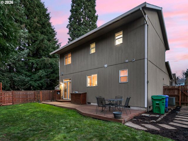 5205 Ne Simpson St, Portland, OR 97218