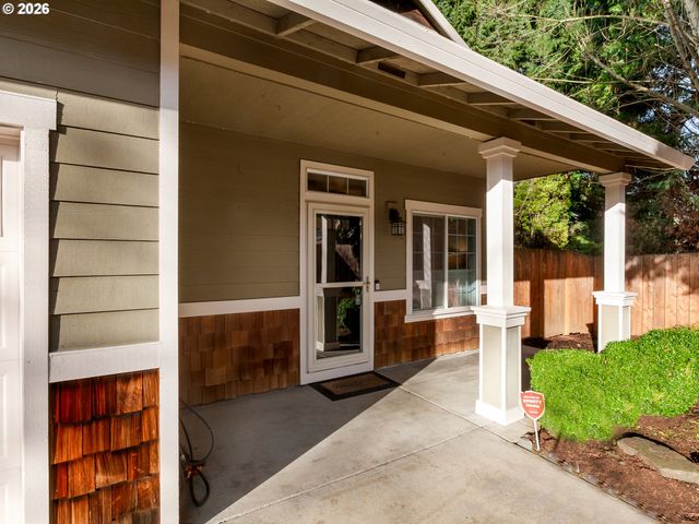 5205 Ne Simpson St, Portland, OR 97218