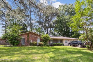 5863 Cypress Trail, Jackson, MS 39211