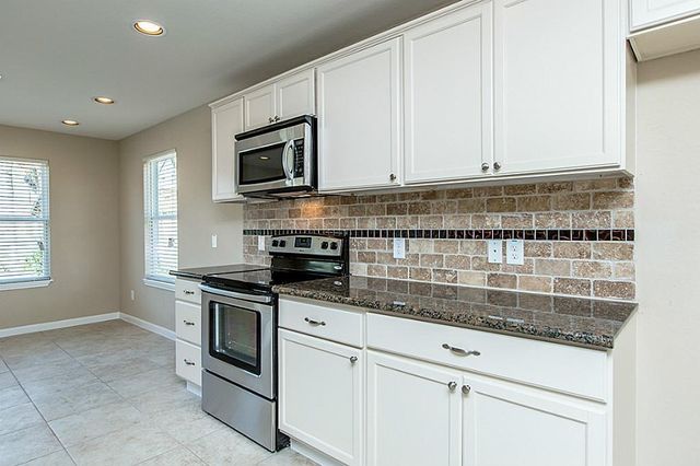 604 Willis, Alvin, TX 77511