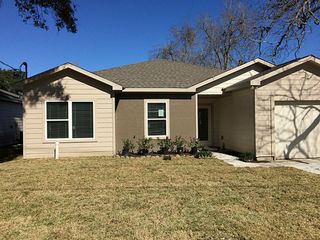 604 Willis, Alvin, TX 77511