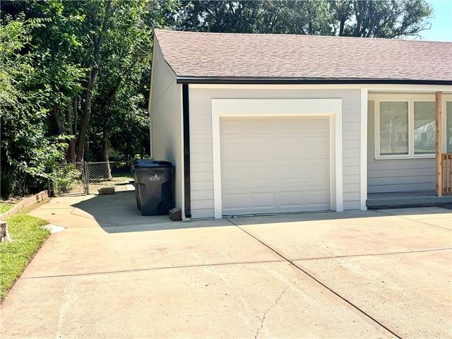 224 S Central Street, Olathe, KS 66061