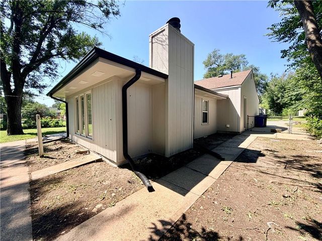 224 S Central Street, Olathe, KS 66061