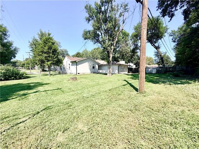 224 S Central Street, Olathe, KS 66061