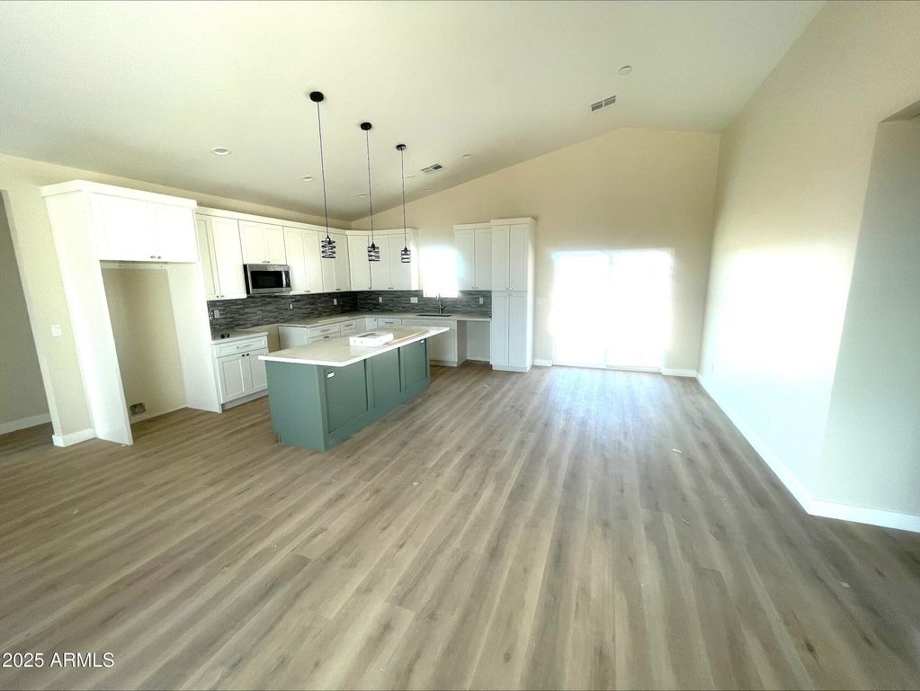 Image 1 of property listing at 1664 N 431st Avenue, Tonopah, AZ 85354