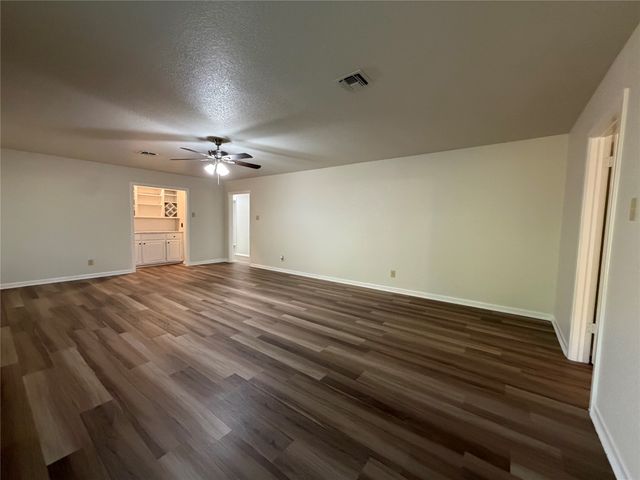 6203 Circo Drive, De Cordova, TX 76049