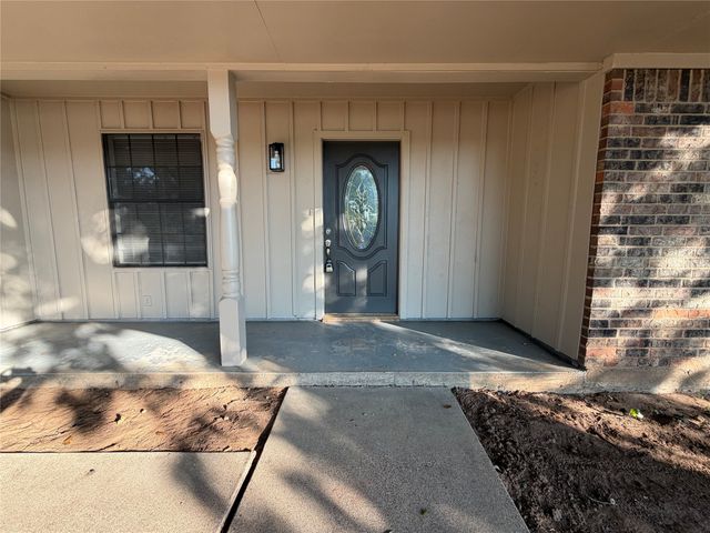 6203 Circo Drive, De Cordova, TX 76049