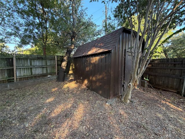 6203 Circo Drive, De Cordova, TX 76049