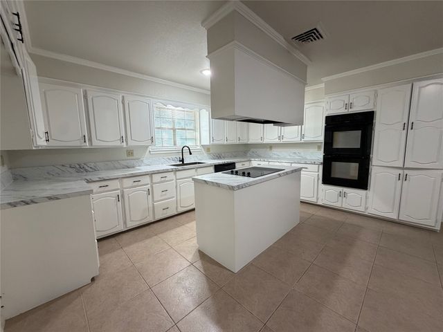 6203 Circo Drive, De Cordova, TX 76049