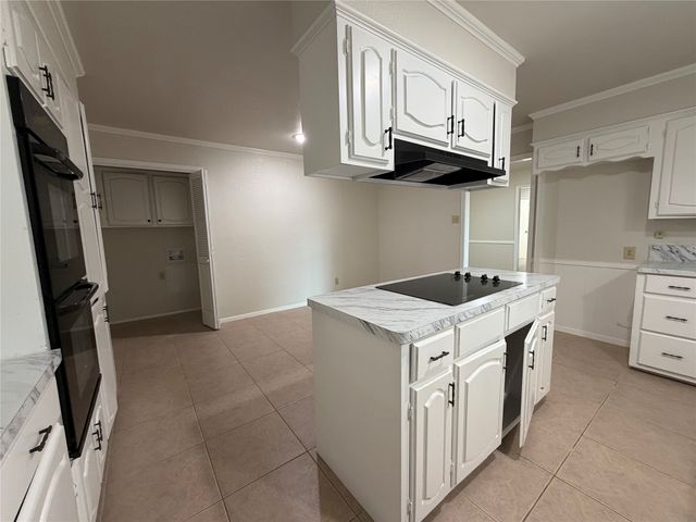 6203 Circo Drive, De Cordova, TX 76049