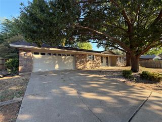 6203 Circo Drive, De Cordova, TX 76049