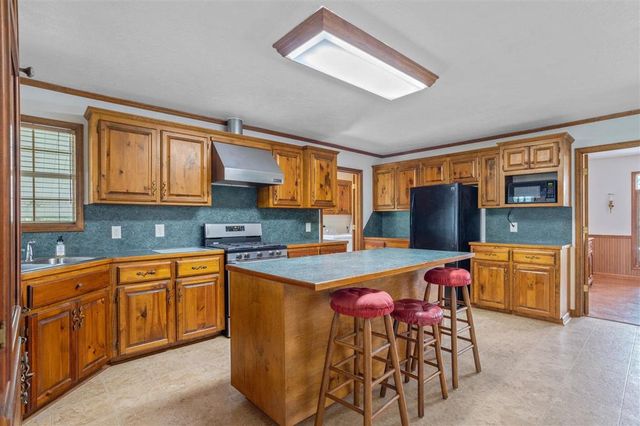 9640 Simon Lebleu Rd, Lake Charles, LA 70607