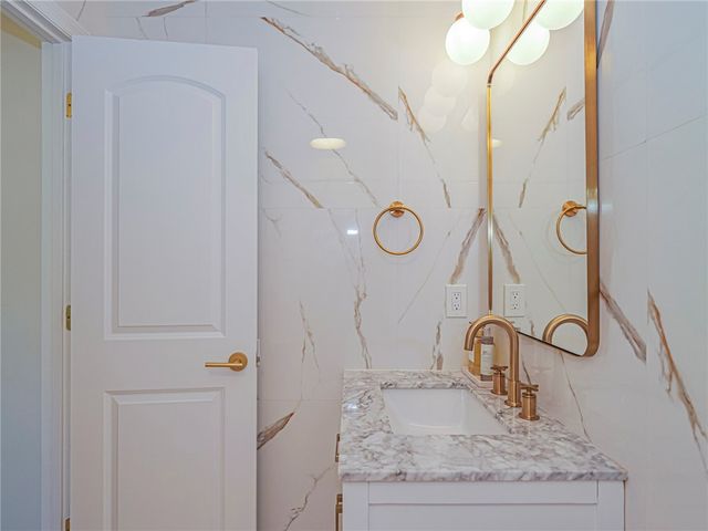 5150 9th Street, Vero Beach, FL 32966