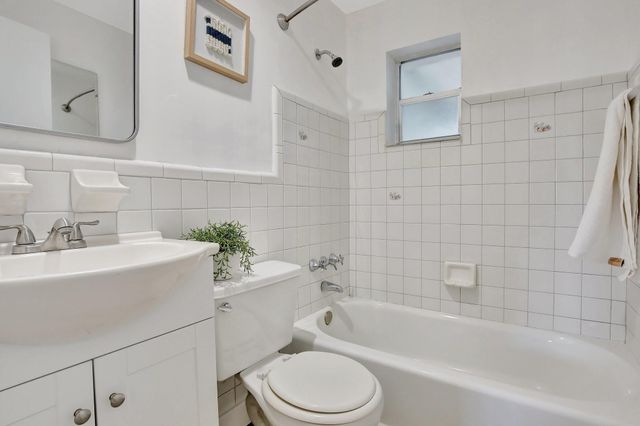 3019 N 57th Drive, Hollywood, FL 33021