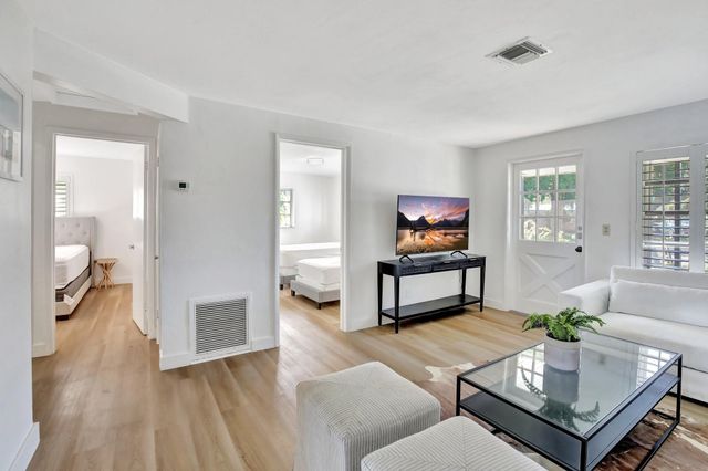 3019 N 57th Drive, Hollywood, FL 33021