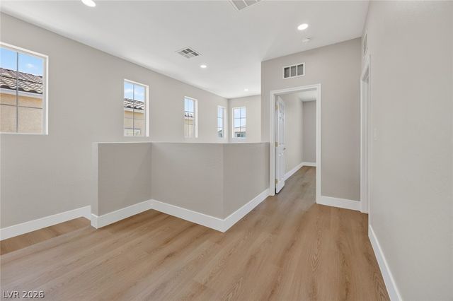 992 Cliff Castle Avenue, North Las Vegas, NV 89081