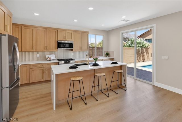 992 Cliff Castle Avenue, North Las Vegas, NV 89081