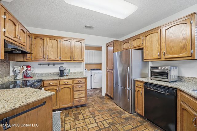 1909 Hemlock Drive, Gautier, MS 39553