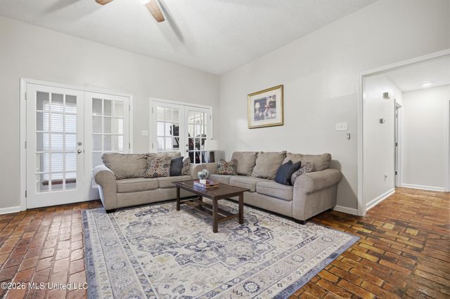 1909 Hemlock Drive, Gautier, MS 39553