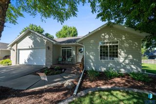 7204 S Bitterroot Ct, Sioux Falls, SD 57108