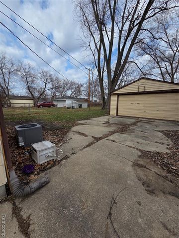 5897 Wilkie Avenue, Taylor, MI 48180