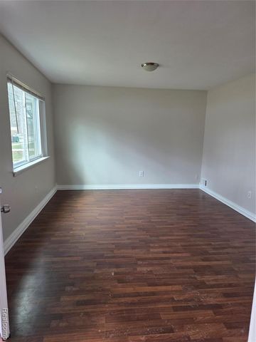 5897 Wilkie Avenue, Taylor, MI 48180