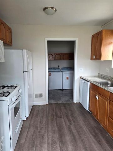 5897 Wilkie Avenue, Taylor, MI 48180