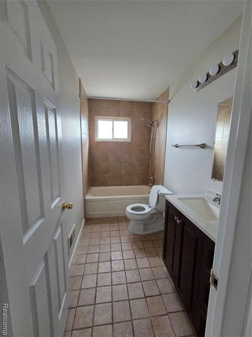 5897 Wilkie Avenue, Taylor, MI 48180