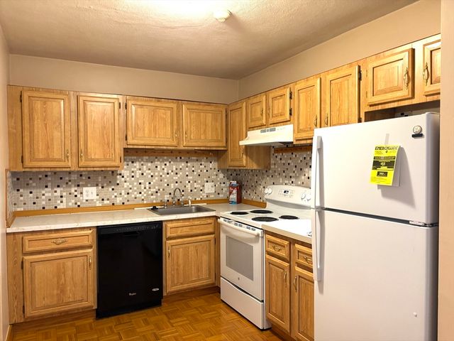 67 Milliken Ave 22b, Franklin, MA 02038