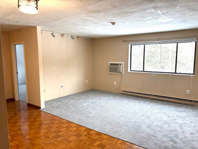 67 Milliken Ave 22b, Franklin, MA 02038