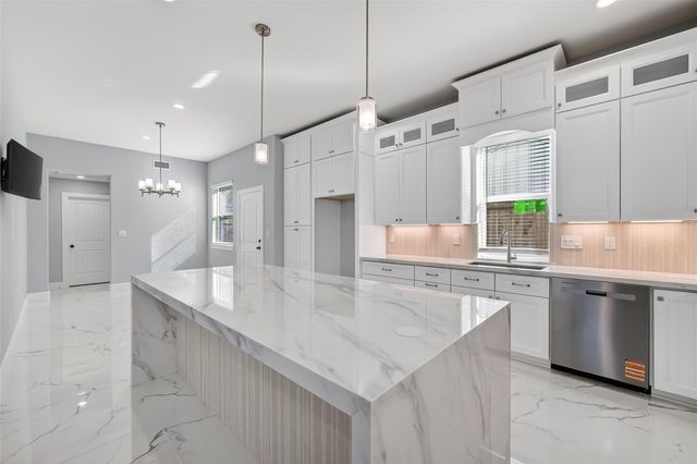 3344 Sanders Street, Houston, TX 77004