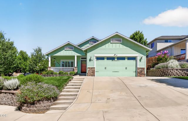 4303 Vineyard Terrace, Medford, OR 97504