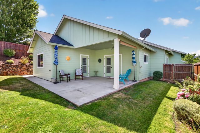 4303 Vineyard Terrace, Medford, OR 97504