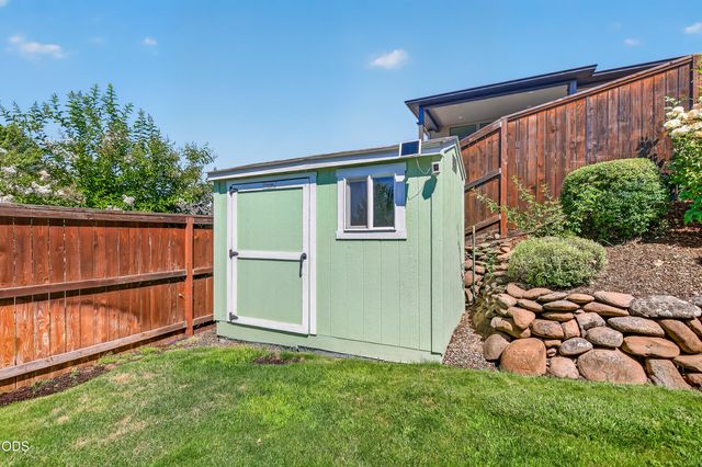 4303 Vineyard Terrace, Medford, OR 97504