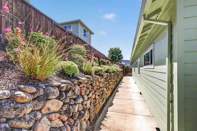 4303 Vineyard Terrace, Medford, OR 97504