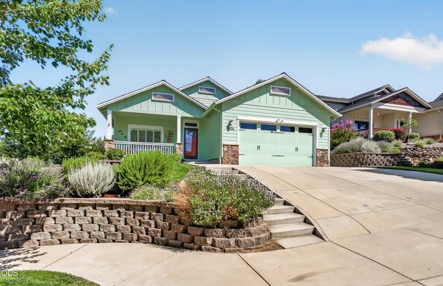 4303 Vineyard Terrace, Medford, OR 97504